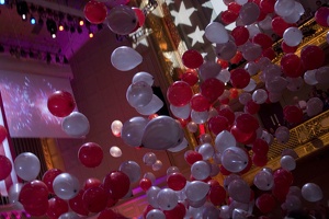 312-8912 Stars and Stripes Forever Balloon Cascade